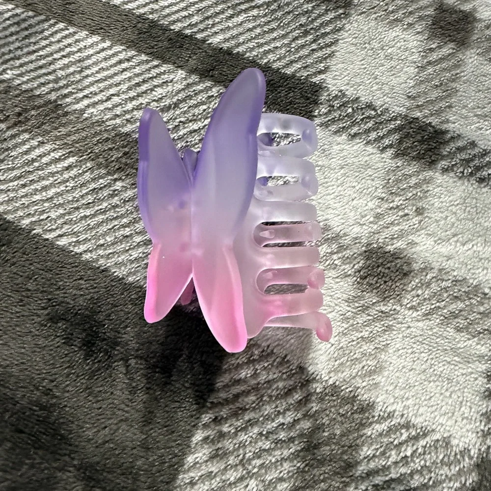 Butterfly Hair Clip in Pink and Purple - Picture 2 of 5